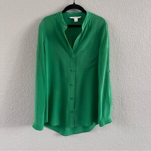 Diane von Furstenberg 100% Silk Green Button Front Blouse Size 2